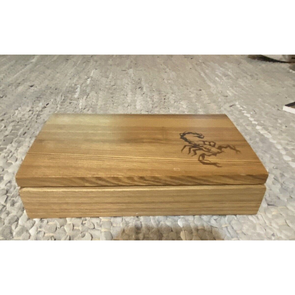 Vintage Scorpion Red & Black Complete 28 pc Domino Set‎ in Wooden Box